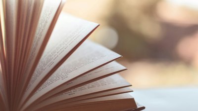 21 Nisan 2025 Pazartesi: Raflardaki kitaplar