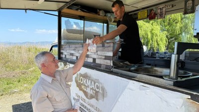 Bursa'da Papa Francis adına lokma döktürüldü