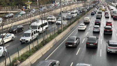 İstanbul Tuzla'da D-100 kara yolunun Ankara istikametinde yol çalışması