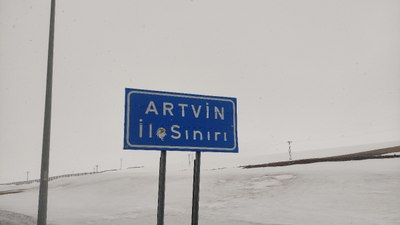 Ardahan'ın yüksek kesimlerinde kar yağışı