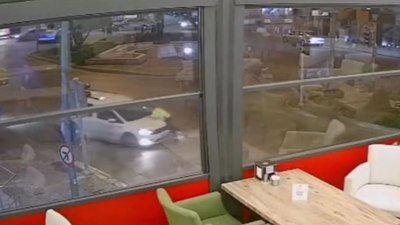 İzmir'de alkollü sürücü, polis memurunu aracın kaputunda 500 metre sürükledi