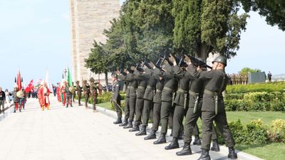 Çanakkale Kara Savaşları'nın 110'uncu yıl dönümünde şehitler anıldı