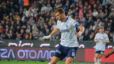 Edin Dzeko'dan hakem eleştirisi