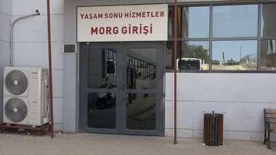 Kilis'te geri manevrayla eşini ezdi