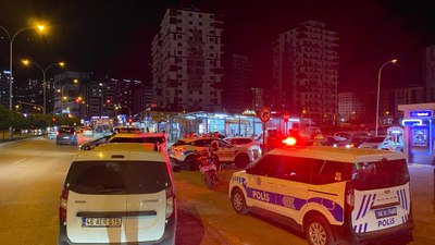 Kahramanmaraş’ta denetimden kaçan sürücü polise çarptı