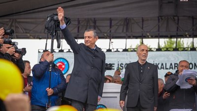 Kadıköy'de Özgür Özel ve DEM heyeti Çav Bella'ya eşlik etti