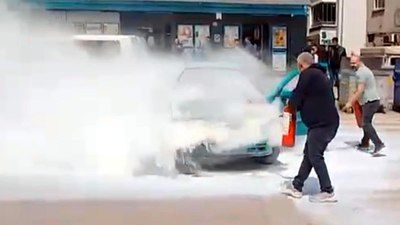 Iğdır'da park halindeki otomobilde yangın