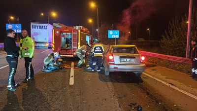 Bursa'da kamyonun altına giren otomobilin sürücüsü ağır yaralandı