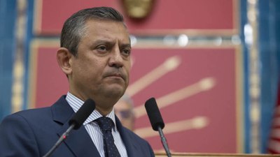 Özgür Özel'in Konya mitinginde, Konyalı olmaması dikkat çekti