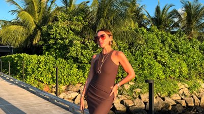 Hadise yaz sezonunu Maldivler'de açtı