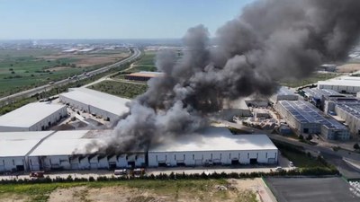 Tekirdağ'da kot fabrikasında yangın