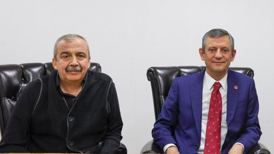 Özgür Özel'den Sırrı Süreyya Önder için taziye mesajı