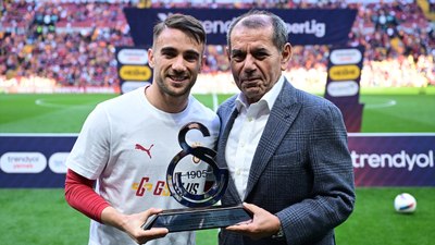 Galatasaray'da Yunus Akgün'e plaket verildi