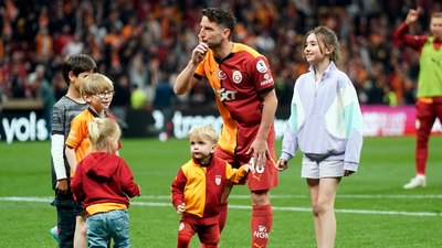 Galatasaray'da maç sonu 3'lüsü Dries Mertens ve Fernando Muslera'dan
