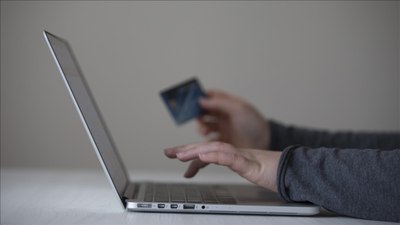 Yabancı E-ticaret sitelerinde bilgi paylaşırken dikkat