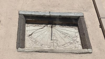 Konya'da 616 yıldır güneş ışığı ile namaz vakitlerini gösteren cami saati
