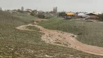 Sivas'ta sağanak ve dolu: Tarım arazilerini su bastı