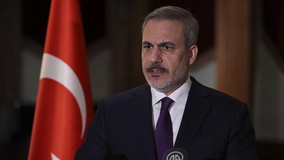 Sayın Özel'e geçmiş olsun dileklerimi iletiyorum