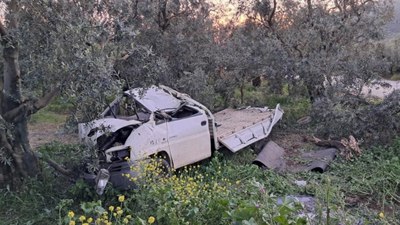 Bursa'da hurdaya dönen kamyonetten sürücüsü sağ çıktı
