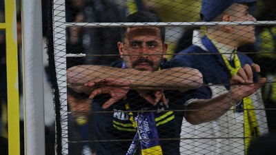 Fenerbahçe taraftarı, derbi sonrası Ali Koç ve yönetime tepki gösterdi