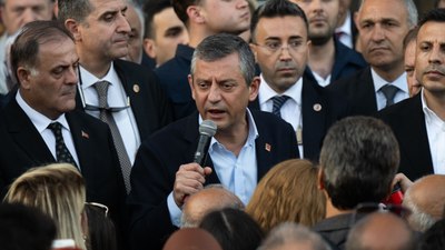 Özgür Özel darp raporu almadan programına devam ettiğini belirtti