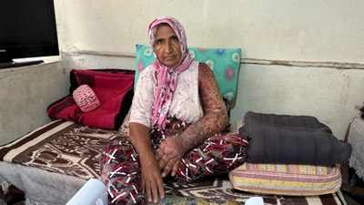 Adana'da kolları şişen kadının derdine çare bulunamıyor