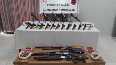 Şanlıurfa'da çamaşır makinesi ile toprak altından silahlar çıktı