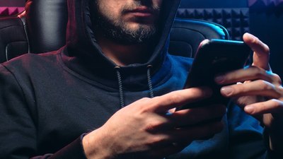 FBI'dan telefon kullanıcılarına uyarı: Metin dolandırıcılığına dikkat edin