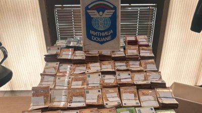 Bursa'da tıra gizlediği 61 bin euroyu Bulgar gümrüğü yakaladı