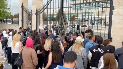 Sokak hayvanları destekçileri zorla AYM'ye girmeye çalıştı