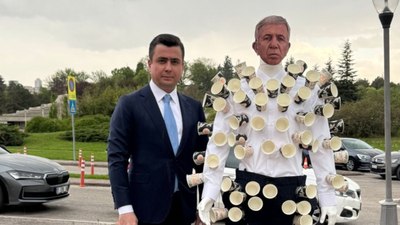 Osman Gökçek, Meclis'e Mansur Yavaş maskeli cansız manken getirdi