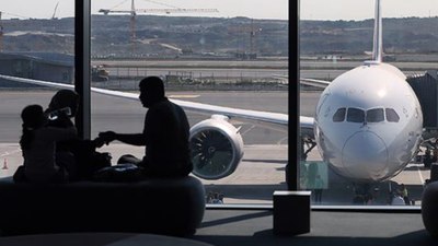 Pakistan'da 3 havalimanında uçuşlar durduruldu