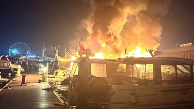 İstanbul'da marinada 4 tekne alev alev yandı