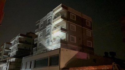 Hatay'da 4. kattan düşen çocuk hastaneye kaldırıldı