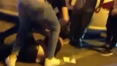 İstanbul Küçükçekmece'de zincirleme kazaya neden olan alkollü sürücü darbedildi