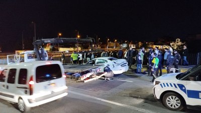 Trabzon'da kaldırımda yürüyen yayaya otomobil çarptı
