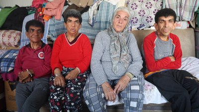 Hatay'da 3 çocuğu da engelli olan anne: Yüreğim yanıyor