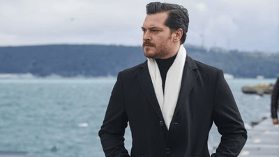 Eşref Rüya setine sevgili ziyareti! Çağatay Ulusoy ile Aslıhan Malbora'dan ilk görüntü geldi