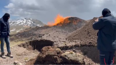Yıldırım düşen doğalgaz hattında yangın söndü