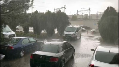 Ankara'da sağanak yağış etkili oldu
