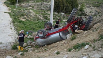 Burdur'da şarampole devrilen traktörün sürücüsü hayatını kaybetti