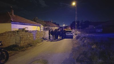 İhbara giden polisler saldırıya uğradı