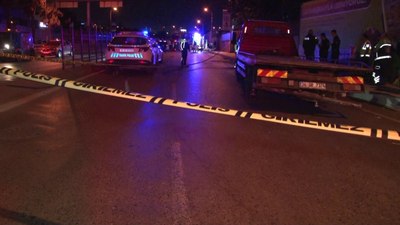 İstanbul'da kontrolden çıkan araç yan yattı: 1 ölü