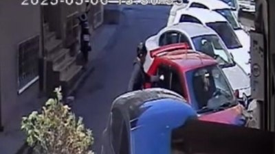 Kocaeli'nde park halindeki araca taş ve yumrukla saldırdı