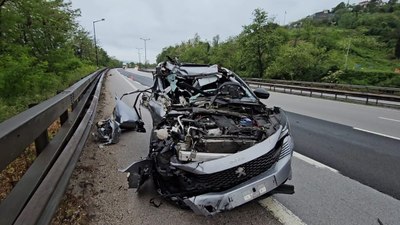 Sakarya'da tıra arkadan çarpan cipin sürücüsü yaralandı
