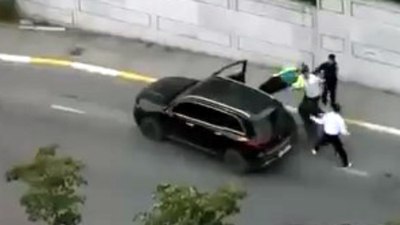 İstanbul'da tekmeli yumruklu yol verme kavgası