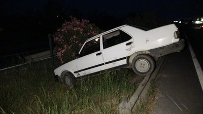 Antalya'da faciadan dönülen kazayı burunları bile kanamadan atlattılar