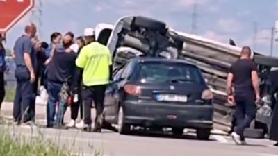 Edirne'de otomobiller kavşakta çarpıştı: 5 yaralı