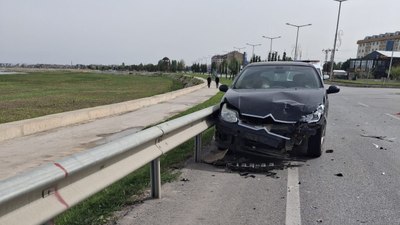 Konya'da ootomobiller çarpıştı: 2 yaralı