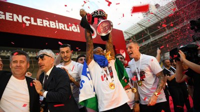 Süper Lig'e çıkan Gençlerbirliği, kupasını aldı